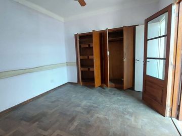 VENTA PH 3 AMB PATIO Y TERRAZA A RECICLAR LINIERS