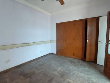 VENTA PH 3 AMB PATIO Y TERRAZA A RECICLAR LINIERS