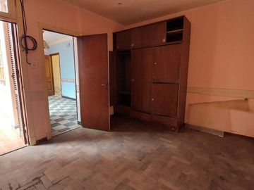 VENTA PH 3 AMB PATIO Y TERRAZA A RECICLAR LINIERS