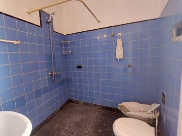 VENTA PH 3 AMB PATIO Y TERRAZA A RECICLAR LINIERS