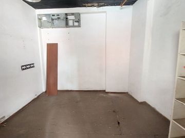 VENTA PH 3 AMB PATIO Y TERRAZA A RECICLAR LINIERS