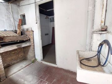 VENTA PH 3 AMB PATIO Y TERRAZA A RECICLAR LINIERS