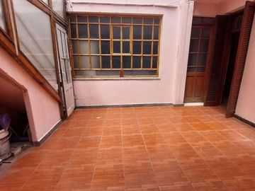 VENTA PH 3 AMB PATIO Y TERRAZA A RECICLAR LINIERS