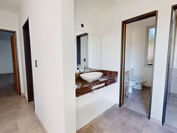 VENTA CASA CON PILETA A ESTRENAR - LA CANDIDA