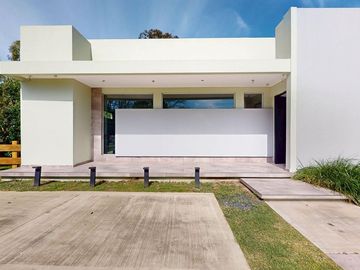 VENTA CASA CON PILETA A ESTRENAR - LA CANDIDA