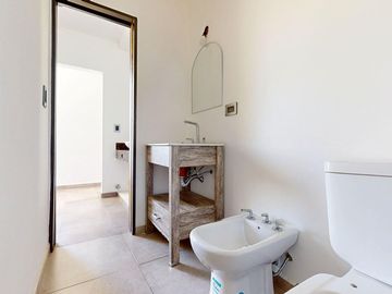 VENTA CASA CON PILETA A ESTRENAR - LA CANDIDA