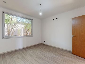 VENTA CASA CON PILETA A ESTRENAR - LA CANDIDA