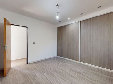 VENTA CASA CON PILETA A ESTRENAR - LA CANDIDA