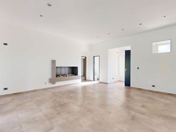VENTA CASA CON PILETA A ESTRENAR - LA CANDIDA
