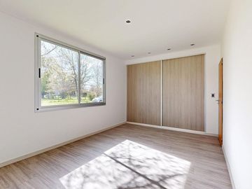 VENTA CASA CON PILETA A ESTRENAR - LA CANDIDA