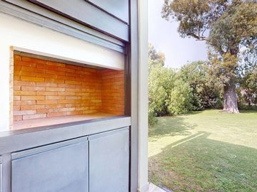 VENTA CASA CON PILETA A ESTRENAR - LA CANDIDA