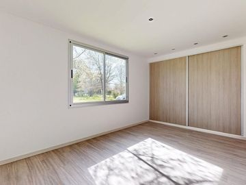 VENTA CASA CON PILETA A ESTRENAR - LA CANDIDA