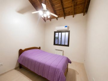 CASA TRIPLEX 5 AMBIENTES BARRIO NAÓN- MATADEROS