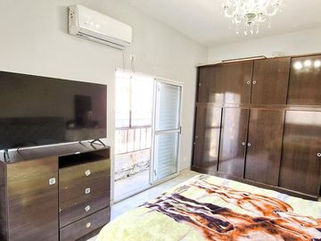 Casa Lote Propio: 4 Suites, 2 Cocheras y Seguridad