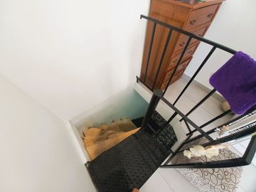 Casa Lote Propio: 4 Suites, 2 Cocheras y Seguridad