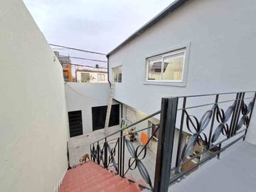 Casa Lote Propio: 4 Suites, 2 Cocheras y Seguridad
