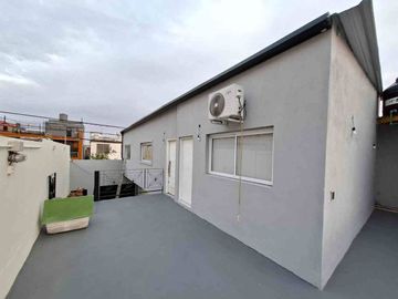 Casa Lote Propio: 4 Suites, 2 Cocheras y Seguridad