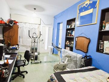 Casa Lote Propio: 4 Suites, 2 Cocheras y Seguridad