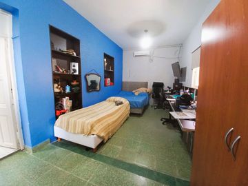 Casa Lote Propio: 4 Suites, 2 Cocheras y Seguridad