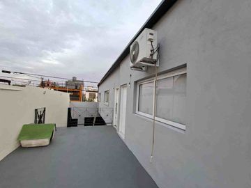 Casa Lote Propio: 4 Suites, 2 Cocheras y Seguridad