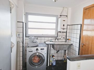 Casa 4 Amb. en Venta en LINIERS – Apto Crédito.