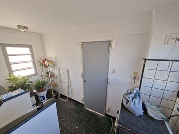 Casa 4 Amb. en Venta en LINIERS – Apto Crédito.