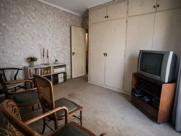 VENTA DEPTO. 4 AMB C/ DEPENDENCIA COCHERA | FLORES