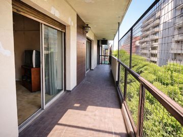VENTA DEPTO. 4 AMB C/ DEPENDENCIA COCHERA | FLORES