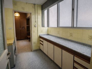 VENTA DEPTO. 4 AMB C/ DEPENDENCIA COCHERA | FLORES