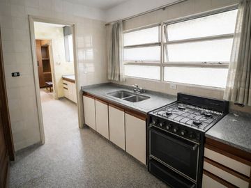 VENTA DEPTO. 4 AMB C/ DEPENDENCIA COCHERA | FLORES