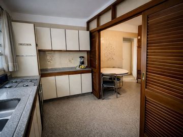 VENTA DEPTO. 4 AMB C/ DEPENDENCIA COCHERA | FLORES
