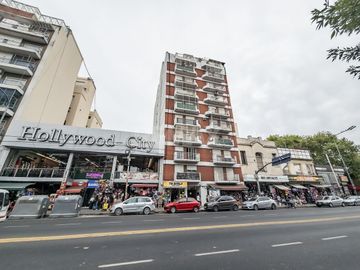 VENTA 2 AMBIENTES EN  ZONA ESTRATÉGICA DE FLORES