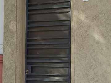 VENTA CASA EN PROPIO P. CHACABUCO SOBRE AV. VERNET