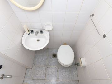 VENTA PISO 4 AMBIENTES Y DEP 179 M2 COCHERA FLORES