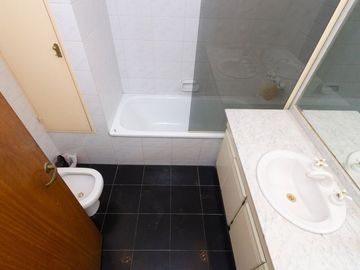 VENTA PISO 4 AMBIENTES Y DEP 179 M2 COCHERA FLORES