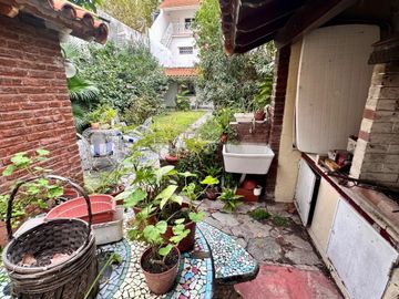 Venta Casa 6 Amb Barracas Cochera Jardín Ap. Cred.