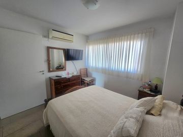 Depto 2 amb en venta con cochera Parque Chacabuco