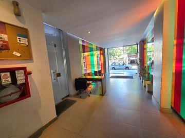 Depto 2 amb en venta con cochera Parque Chacabuco