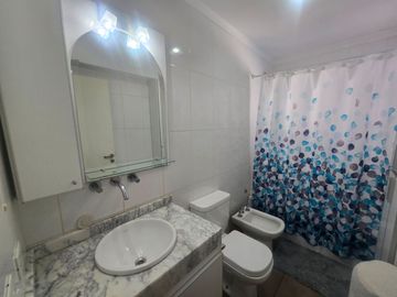 Depto 2 amb en venta con cochera Parque Chacabuco