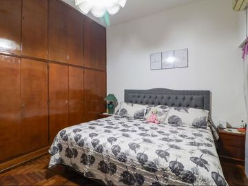 Venta casa 3 amb, terraza, patio, coch. Avellaneda