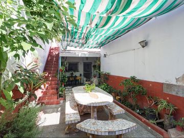 Venta casa 3 amb, terraza, patio, coch. Avellaneda