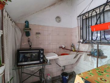 Venta casa 3 amb, terraza, patio, coch. Avellaneda