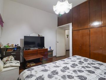 Venta casa 3 amb, terraza, patio, coch. Avellaneda