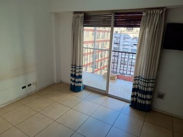 VENTA MONOAMBIENTE CON BALCON RETIRO