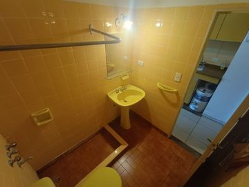 VENTA MONOAMBIENTE CON BALCON RETIRO