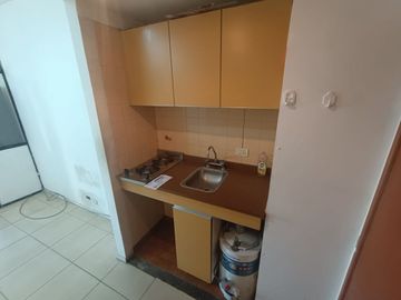 VENTA MONOAMBIENTE CON BALCON RETIRO