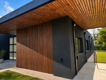 VENTA CASA MAPUCHE PILAR CENTRAL MODERNA PILETA