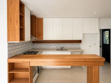 VENTA CASA MAPUCHE PILAR CENTRAL MODERNA PILETA