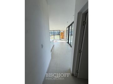 CASA EN VENTA A ESTRENAR | BARRIO LAMOS