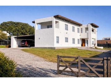 Gran casa en venta en Estación del Carmen